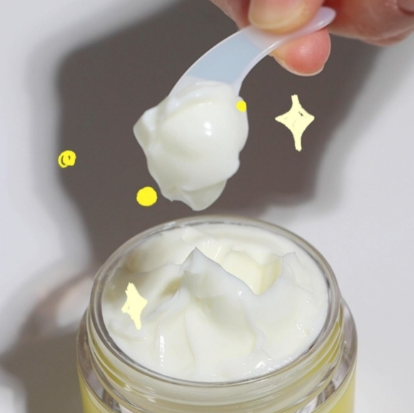 Moira Vitamin C Radiance Glow Cream - Picture 8 of 8